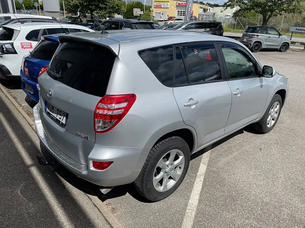 Toyota RAV4 2.0 VVT-i 4x4 Multidrive S Dragkrok