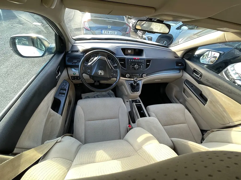 Honda CR-V Elegance 1.6 i-DTEC Läs annonstexten nedan.