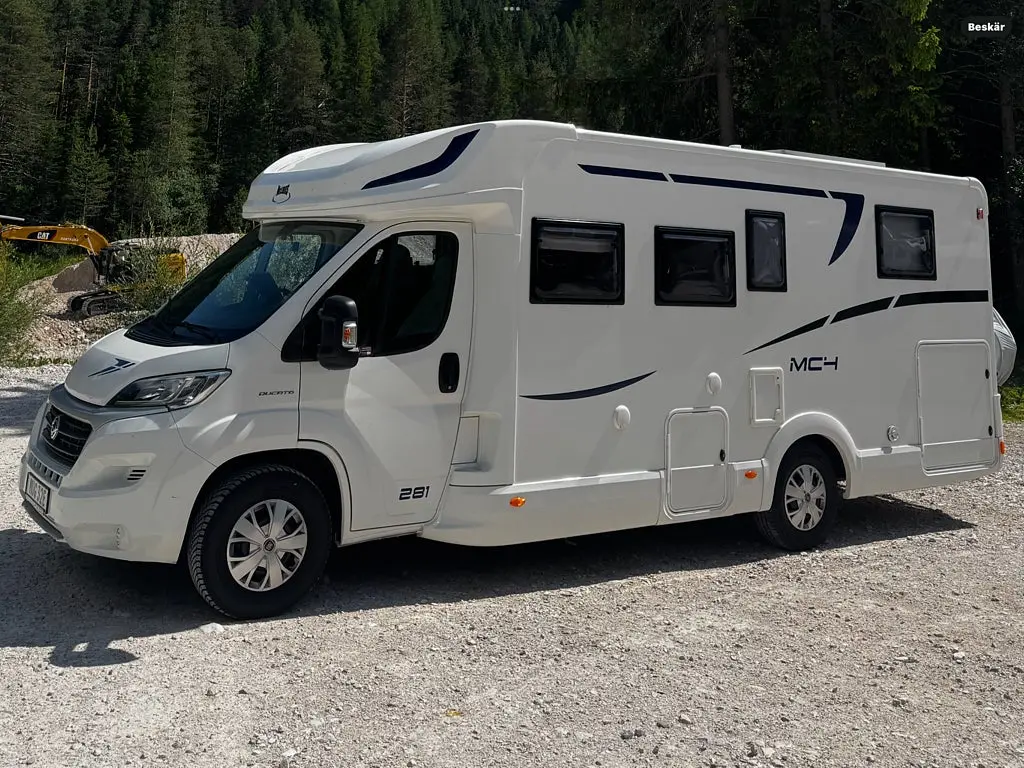 McLouis MC4  281 3500kg Face to face/Queenbed/Golvv/Solcell