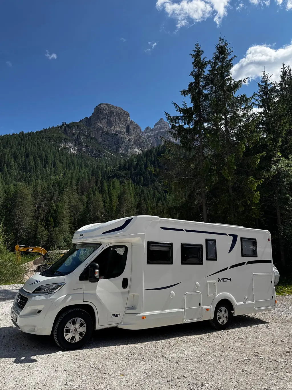 McLouis MC4  281 3500kg Face to face/Queenbed/Golvv/Solcell