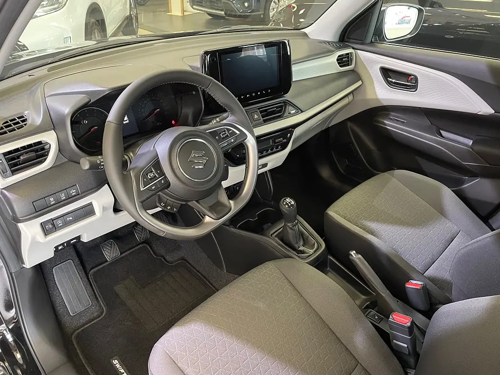 Suzuki Swift SELECT GT Hybrid Vinterdäck ingår! 3års Garanti och fri service!