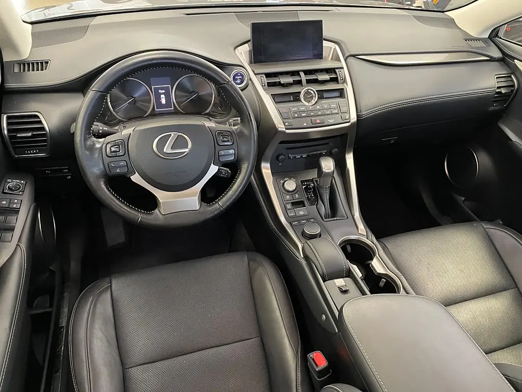 Lexus NX 300h AWD 2.5 AWD E-CVT Business Line Euro 6