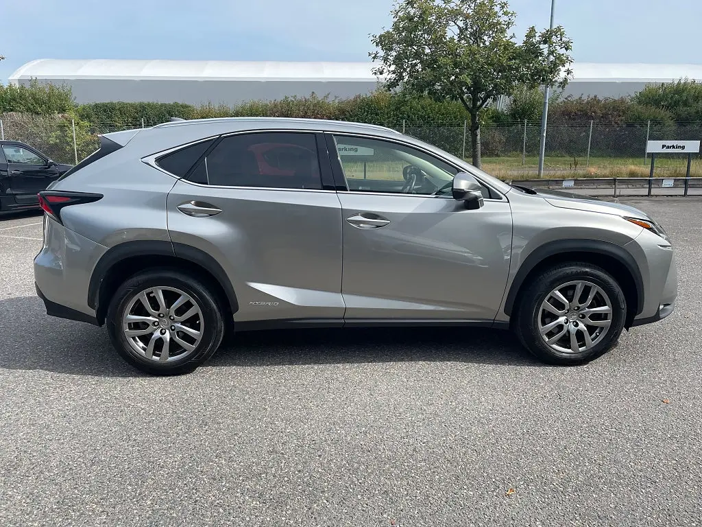 Lexus NX 300h AWD 2.5 AWD E-CVT Business Line Euro 6