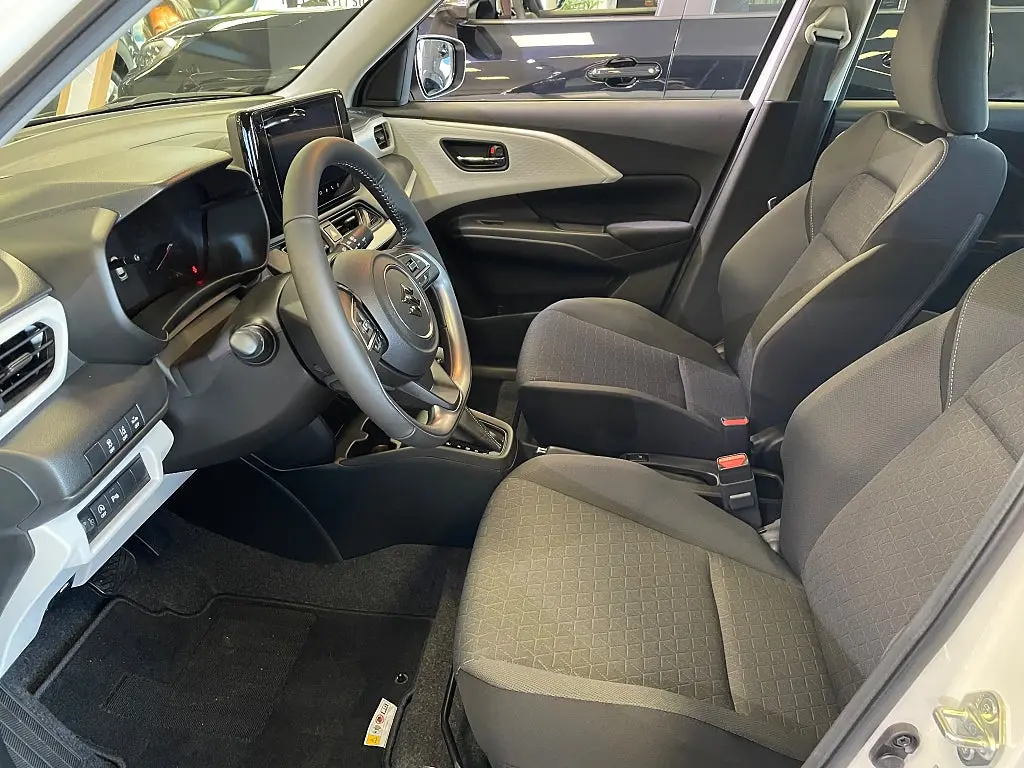 Suzuki Swift Select Hybrid CVT Vinterdäck ingår, 3års fri service