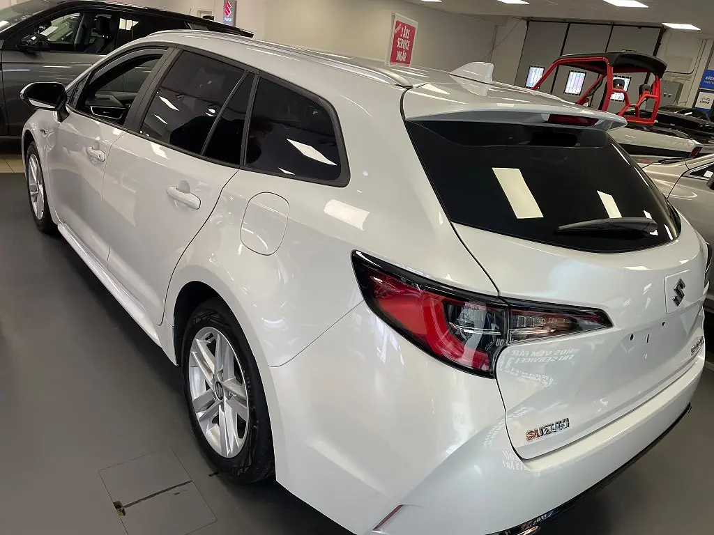 Suzuki Swace Hybrid e-CVT Select Hybrid 3års Fri service Kampanjpris