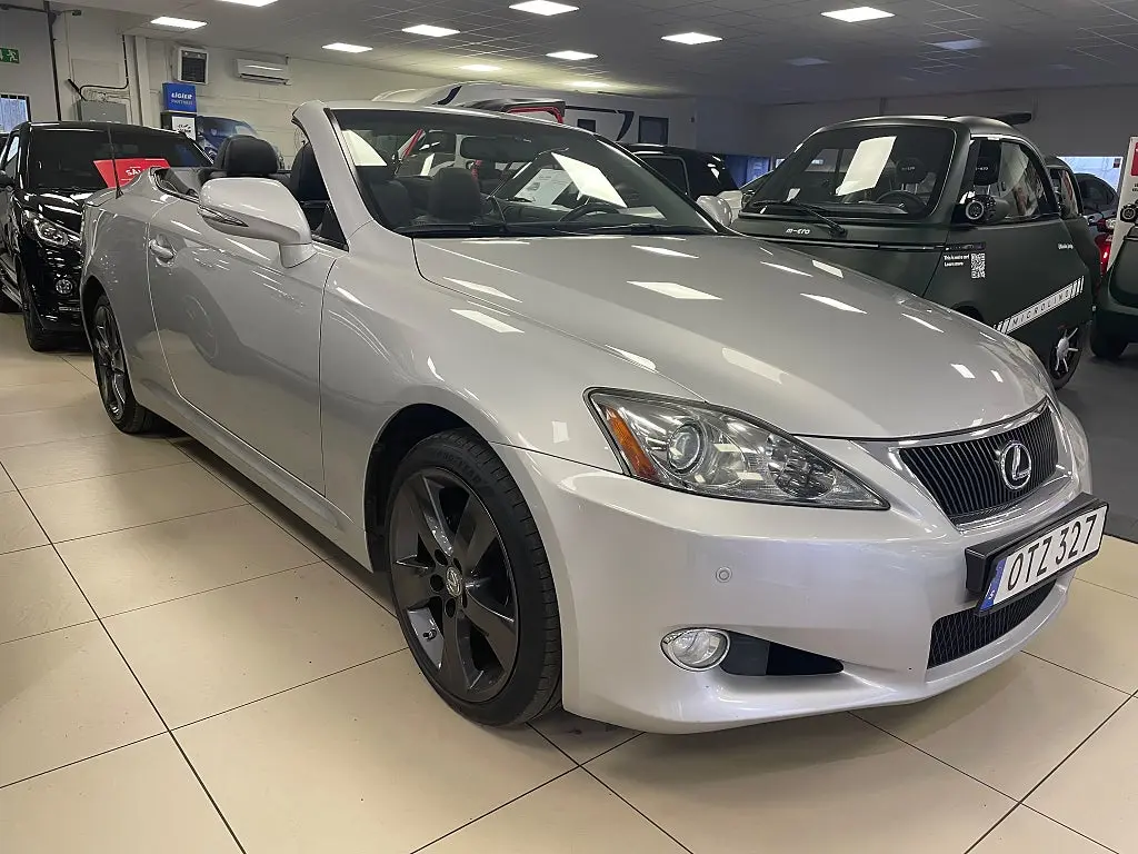 Lexus IS 250 C 2.5 V6 Cab