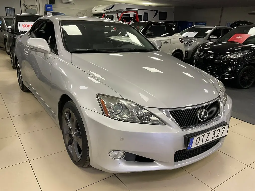Lexus IS 250 C 2.5 V6 Cab
