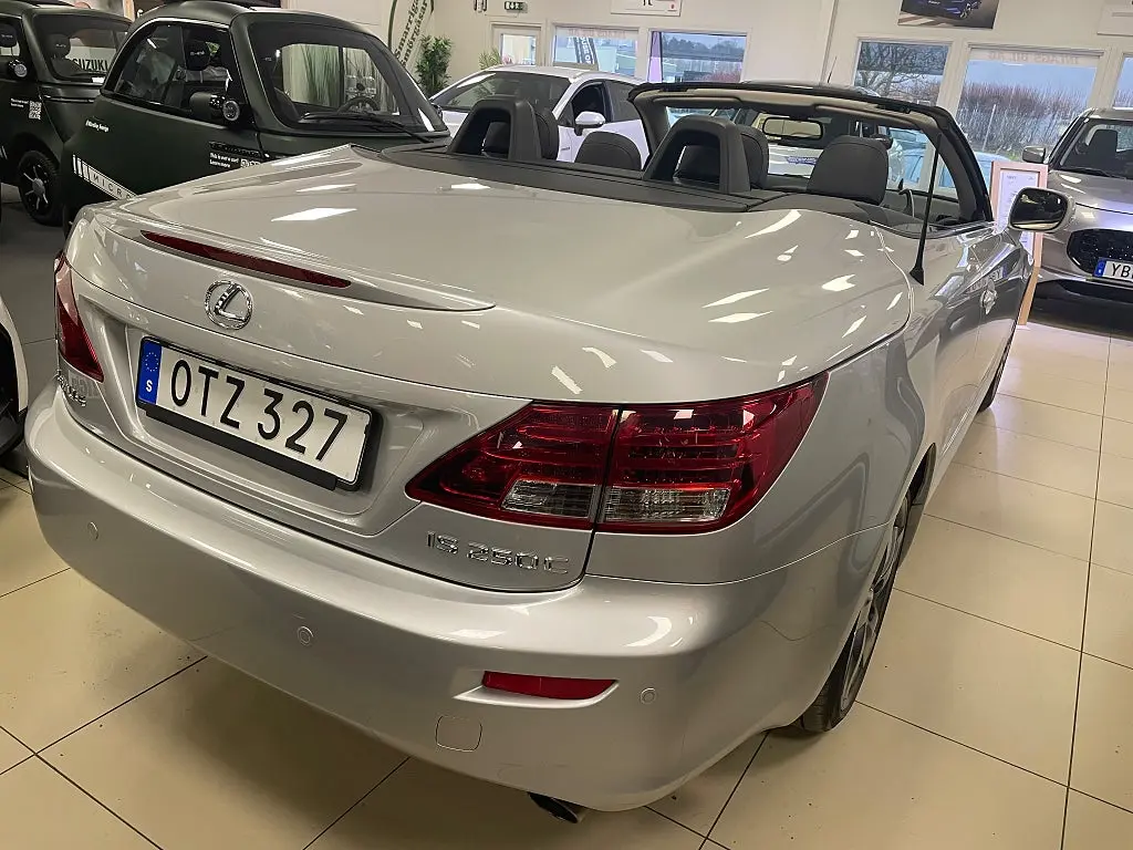 Lexus IS 250 C 2.5 V6 Cab
