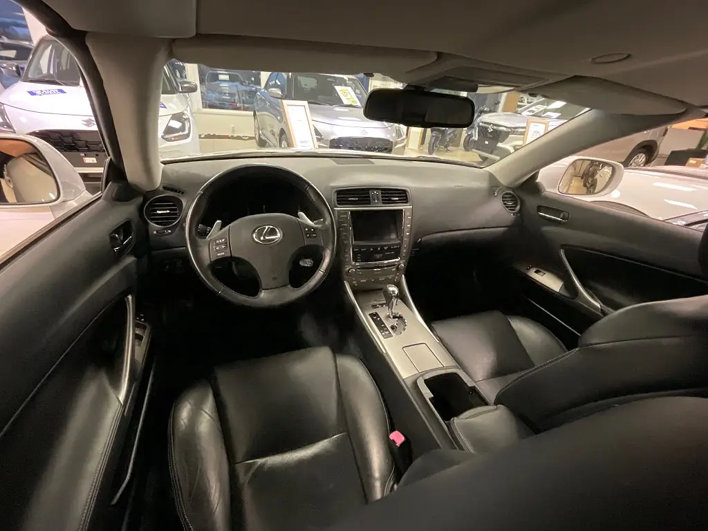 Lexus IS 250 C 2.5 V6 Cab