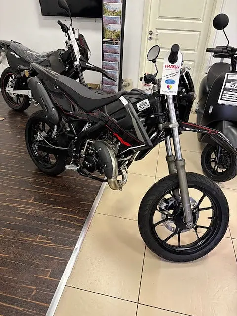 Rieju MRT SM Black Edition SM Black Edition Utförsäljning