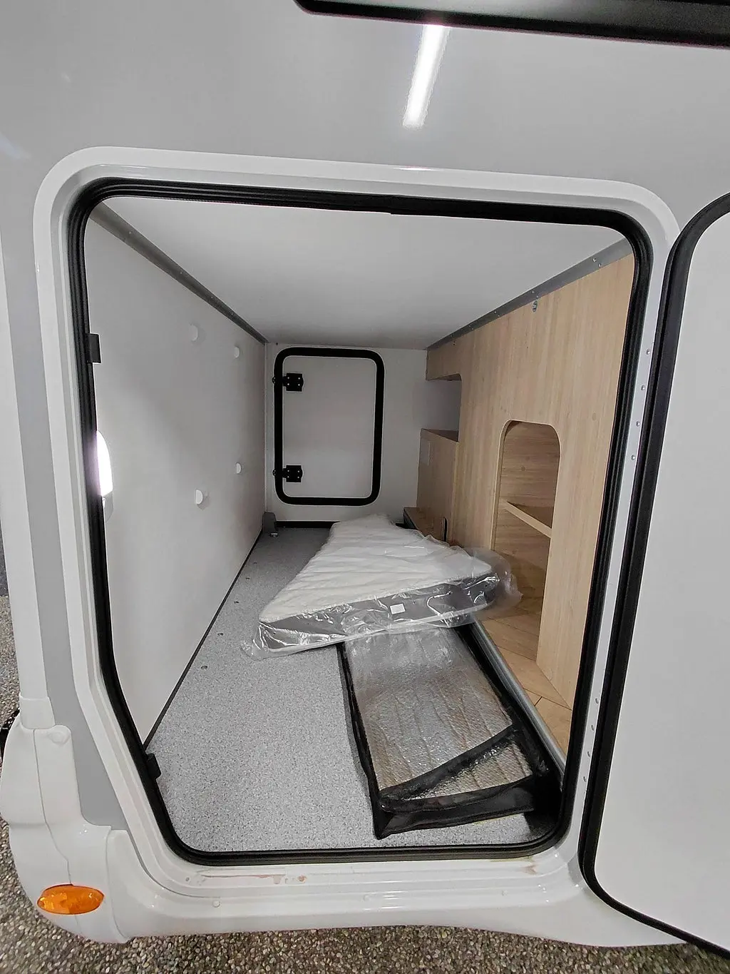 CHALLENGER 328  Graphite Edition M26 - Ford Transit 2.0L 165 Automat