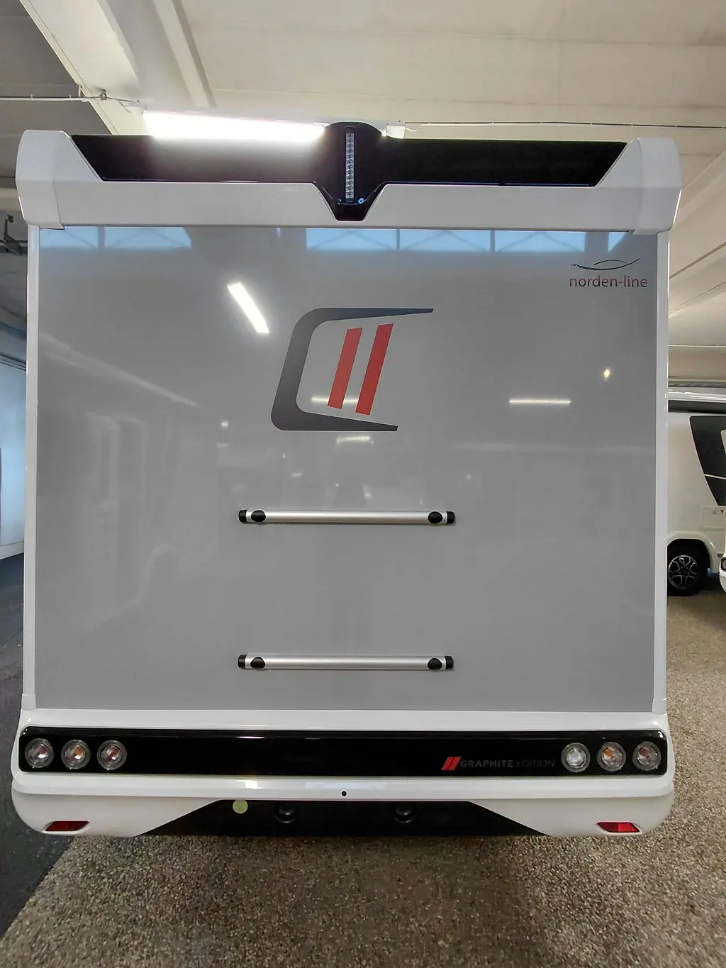 CHALLENGER 328  Graphite Edition M26 - Ford Transit 2.0L 165 Automat