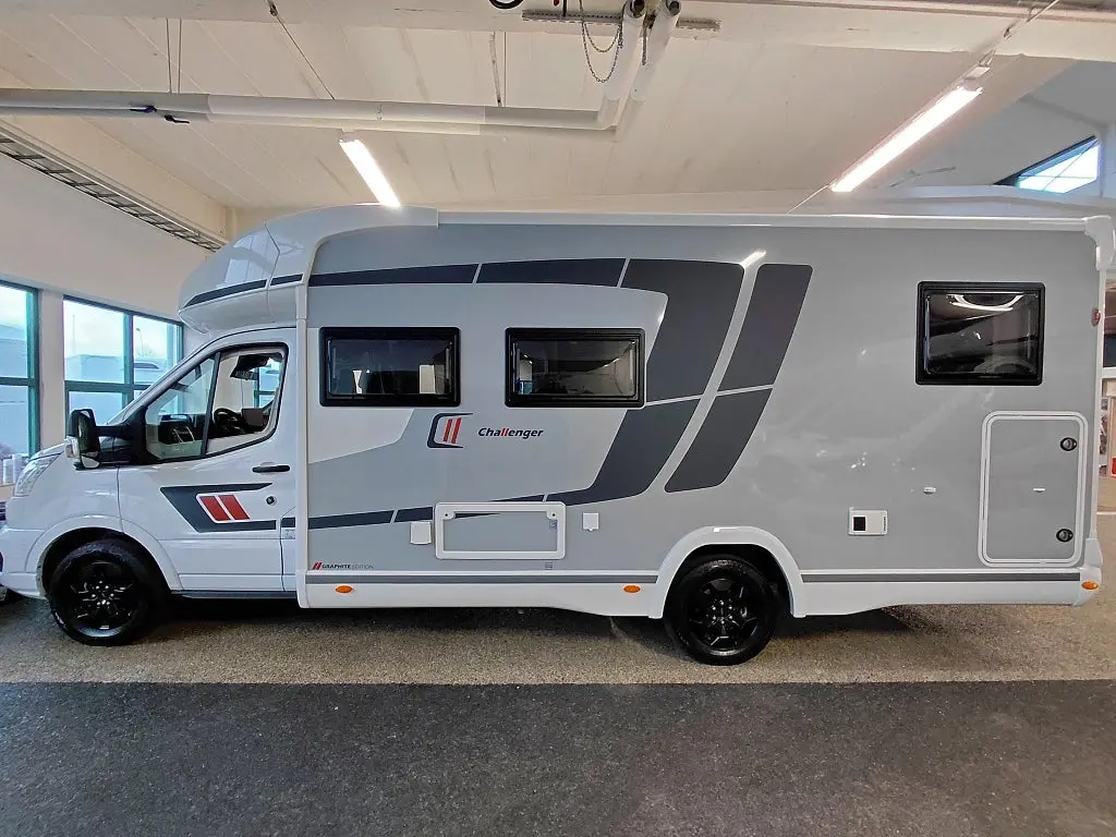 CHALLENGER 328  Graphite Edition M26 - Ford Transit 2.0L 165 Automat