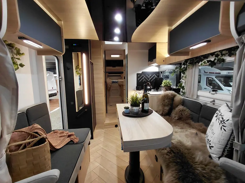 CHALLENGER 317 Långbäddar med taksäng automat Graphite Edition M26