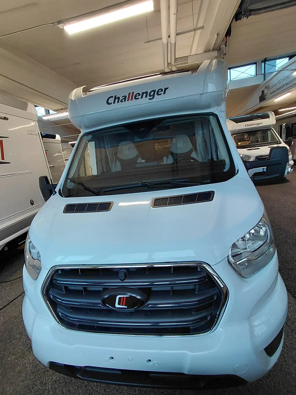 CHALLENGER 317 Långbäddar med taksäng automat Graphite Edition M26