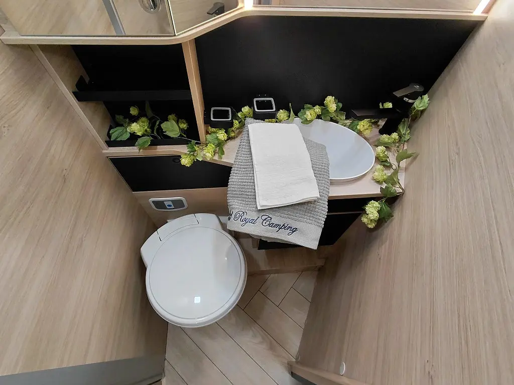 CHALLENGER 318 Queenbed med taksäng automat Graphite Edition M26