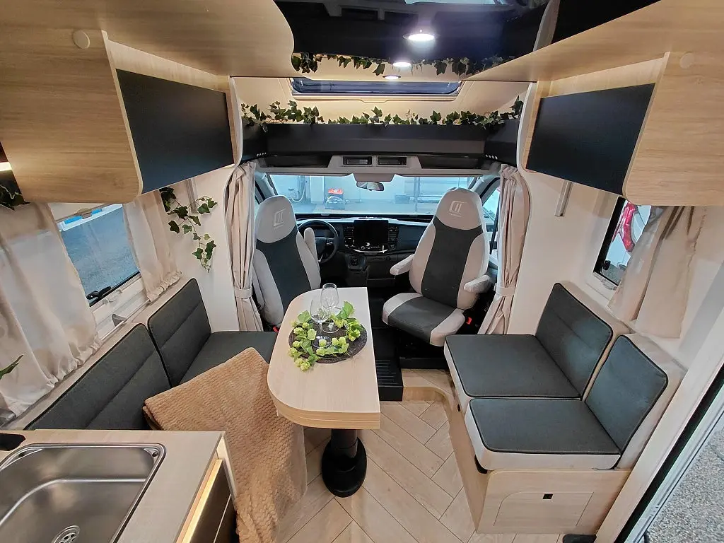 CHALLENGER 318 Queenbed med taksäng automat Graphite Edition M26