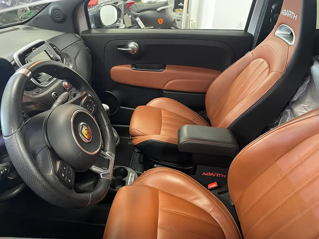 Abarth 595C 1.4 T-JET 16V Euro 6 OBS 1800 mil 3 års beg. garanti