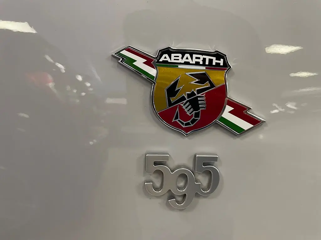 Abarth 595C 1.4 T-JET 16V Euro 6 OBS 1800 mil 3 års beg. garanti