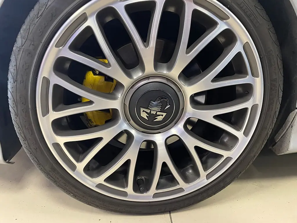 Abarth 595C 1.4 T-JET 16V Euro 6 OBS 1800 mil 3 års beg. garanti