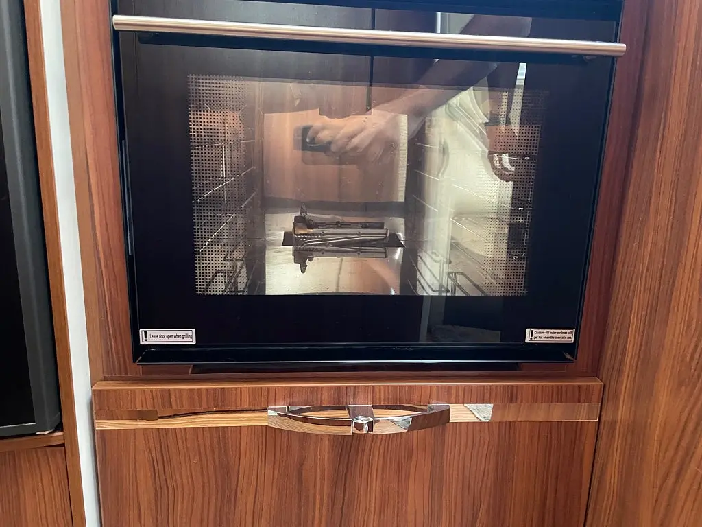 Adria MATRIX SUPREME M 687 SL Mässpris! Långbädd,Alde,Ugn,Taksäng