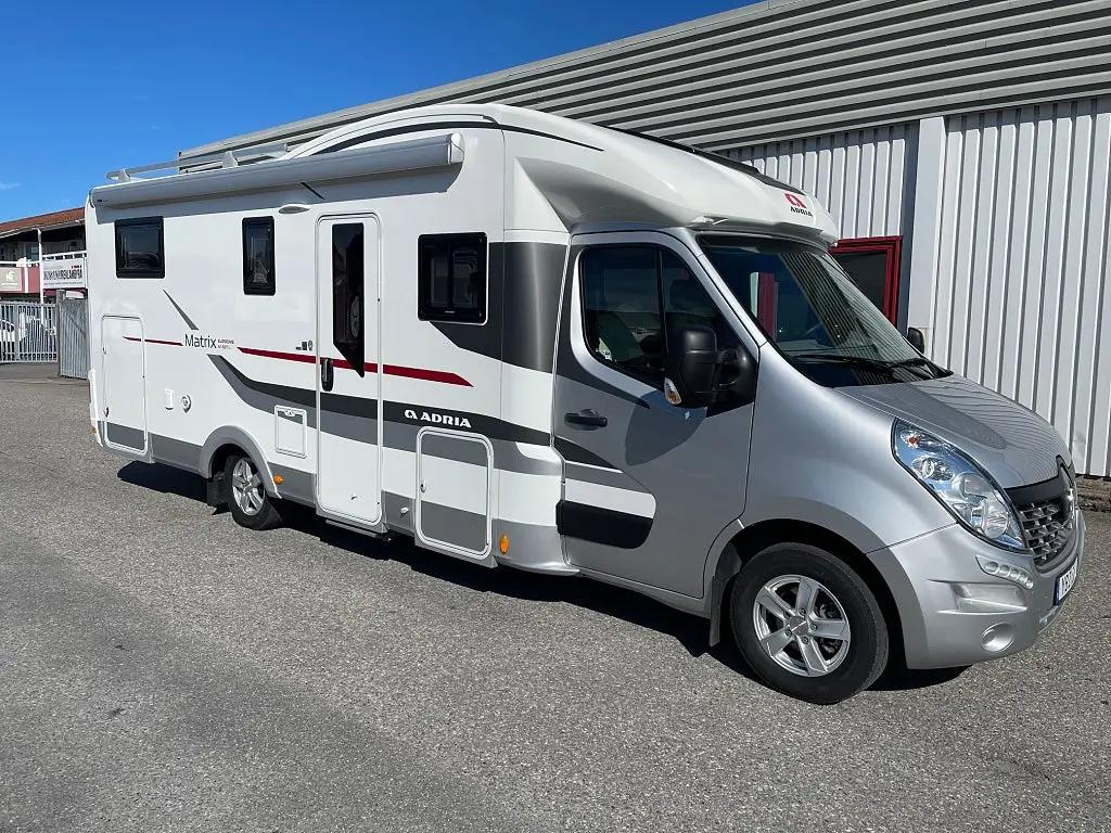 Adria MATRIX SUPREME M 687 SL Mässpris! Långbädd,Alde,Ugn,Taksäng