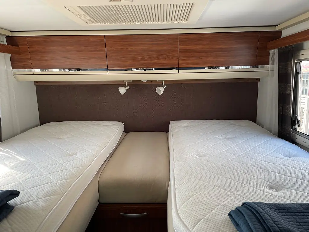 Adria MATRIX SUPREME M 687 SL Mässpris! Långbädd,Alde,Ugn,Taksäng