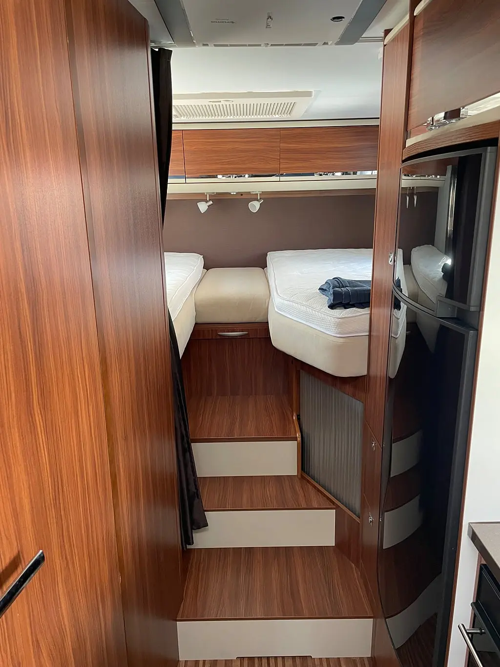 Adria MATRIX SUPREME M 687 SL Mässpris! Långbädd,Alde,Ugn,Taksäng