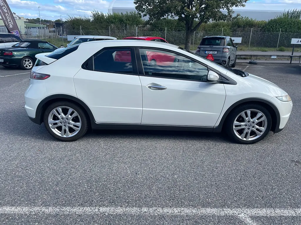 Honda Civic 5-dörrar 1.8 i-VTEC Sport Euro 5